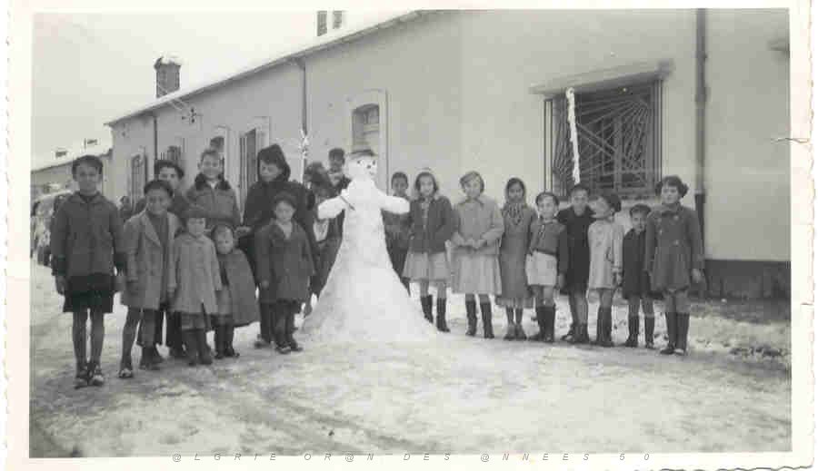 TABIA 1952 DE LA NEIGE EN HIVER ENCORE.JPG